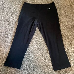 Nike 3/4 length dri-fit leggings